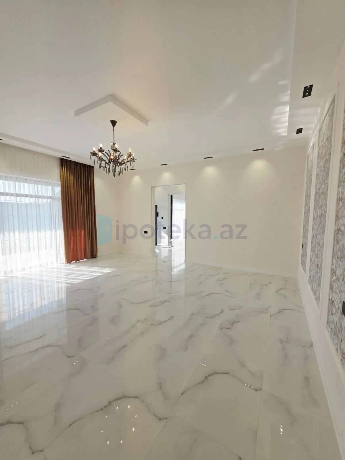Satılır 4 otaqlı mənzil 160 m²