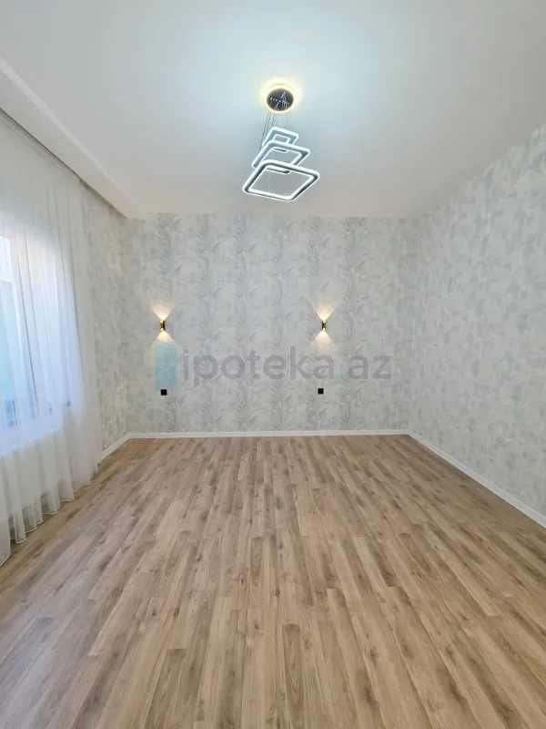 Satılır 4 otaqlı mənzil 160 m²