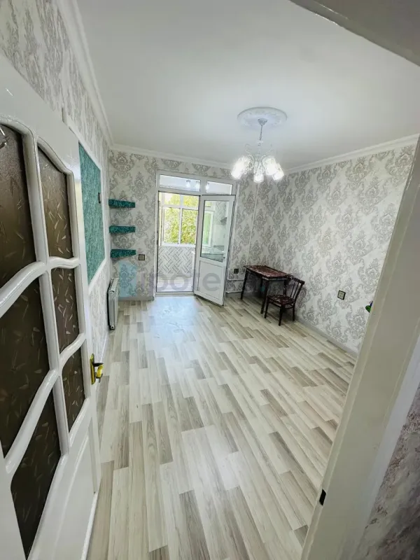 Satılır 3 otaqlı köhnə tikili 45 m²