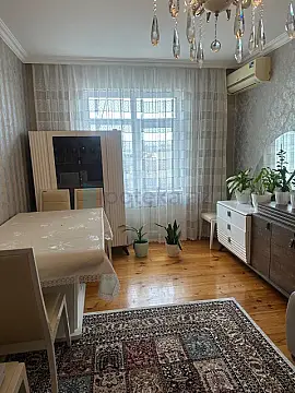 Satılır 3 otaqlı köhnə tikili 75 m²