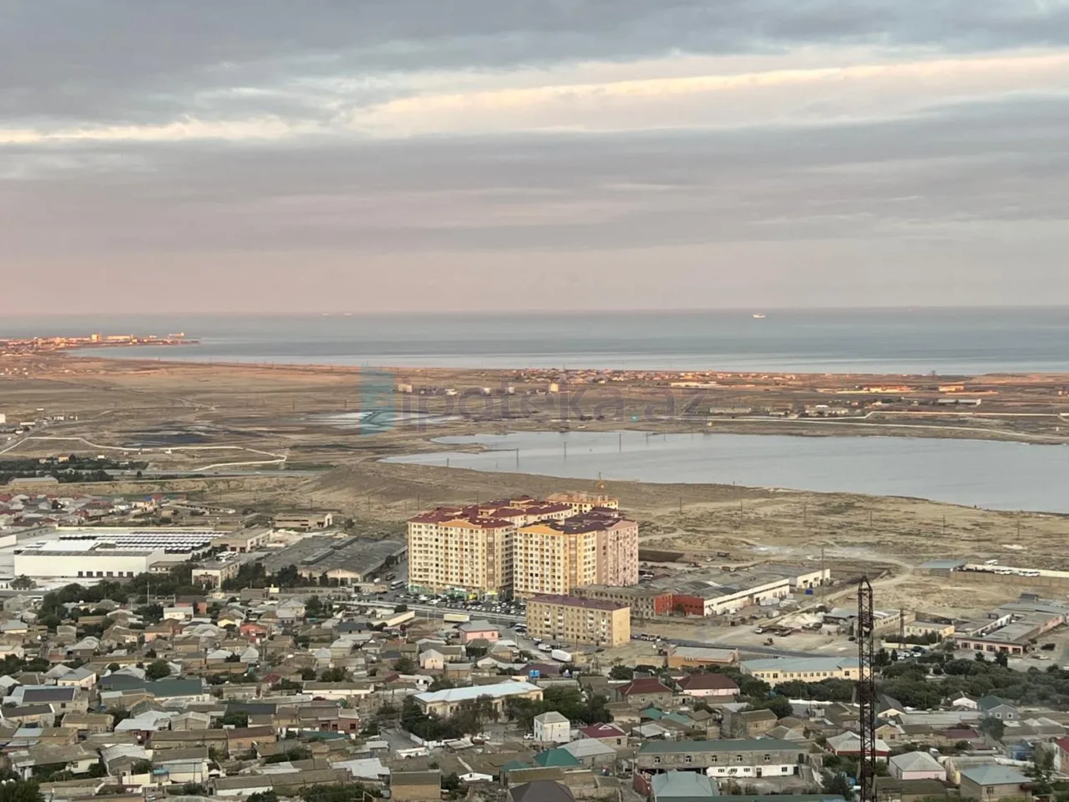 Satılır 2 otaqlı köhnə tikili 60 m²