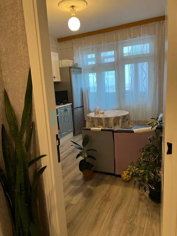 Satılır 2 otaqlı köhnə tikili 60 m²