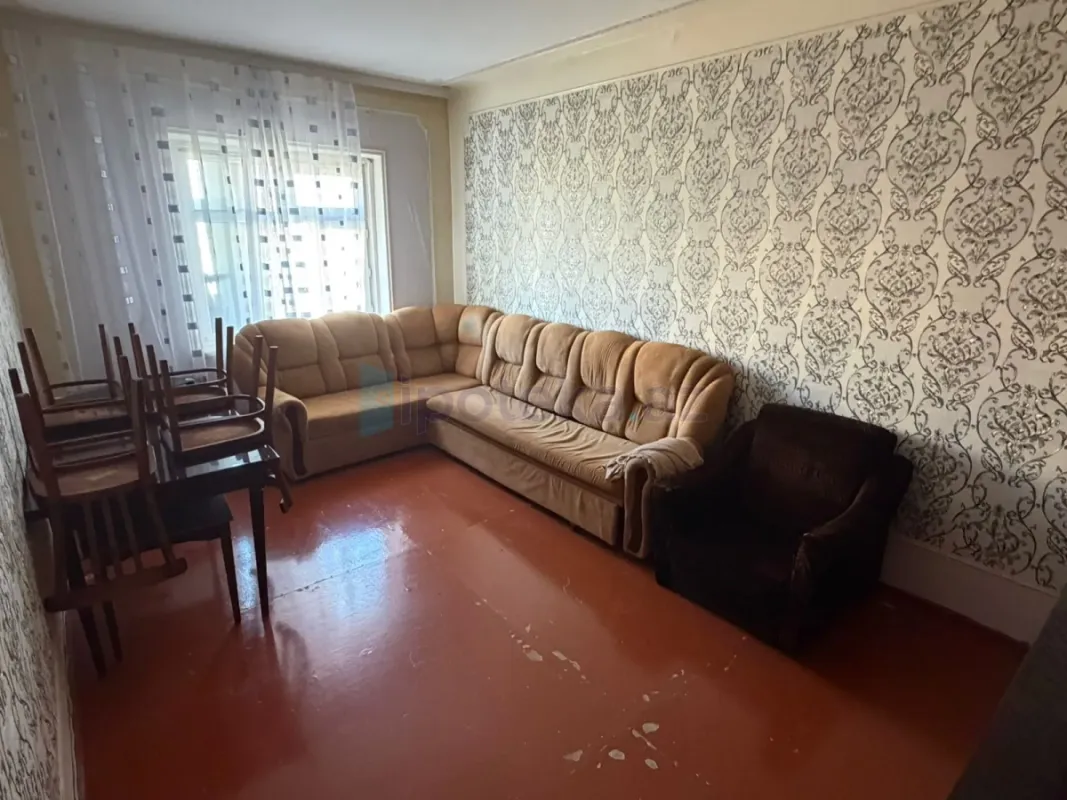 Satılır 2 otaqlı köhnə tikili 65 m²