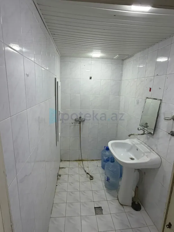 Satılır 2 otaqlı köhnə tikili 65 m²