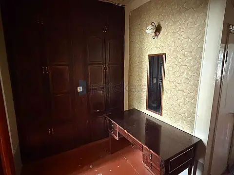 Satılır 2 otaqlı köhnə tikili 65 m²