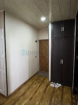 Satılır 3 otaqlı köhnə tikili 90 m²