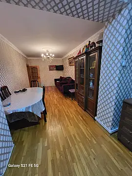 Satılır 4 otaqlı köhnə tikili 120 m²