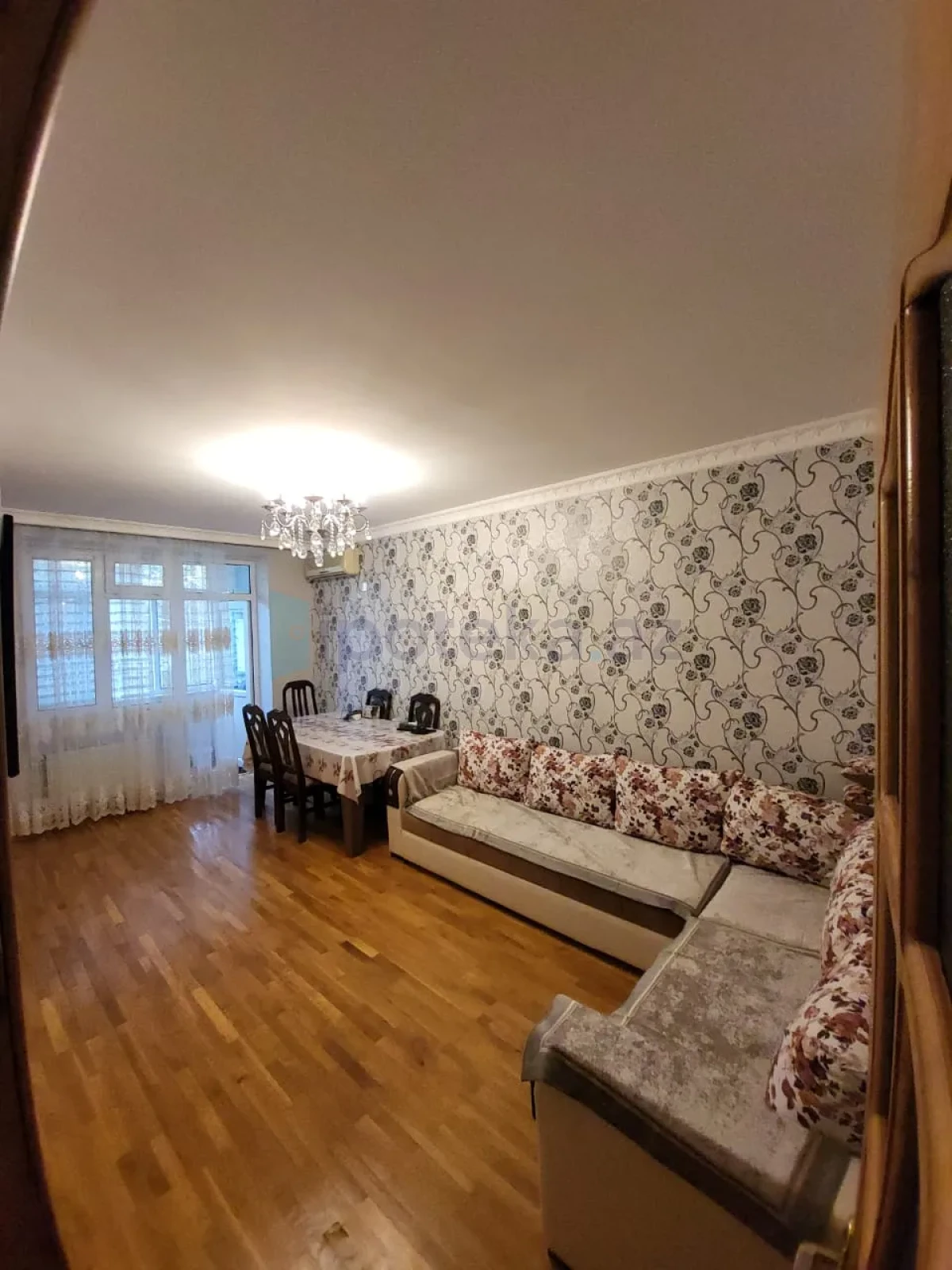 Satılır 4 otaqlı köhnə tikili 120 m²