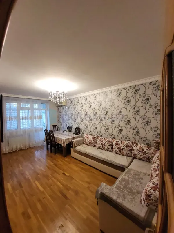 Satılır 4 otaqlı köhnə tikili 120 m²