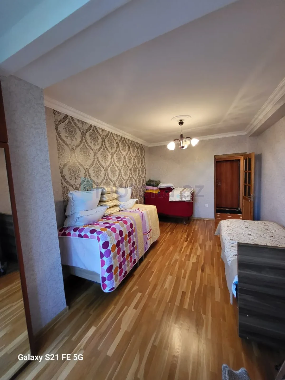 Satılır 4 otaqlı köhnə tikili 120 m²