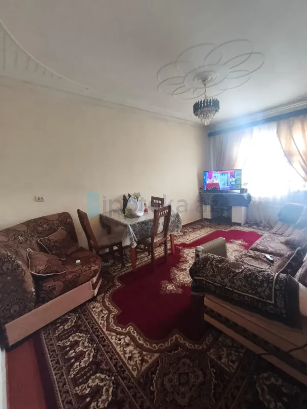 Satılır 2 otaqlı köhnə tikili 65 m²