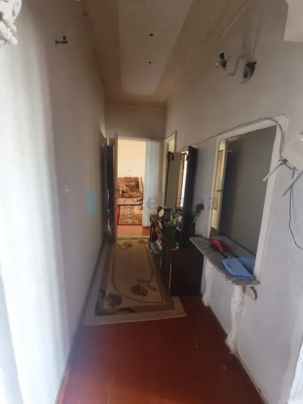 Satılır 2 otaqlı köhnə tikili 65 m²