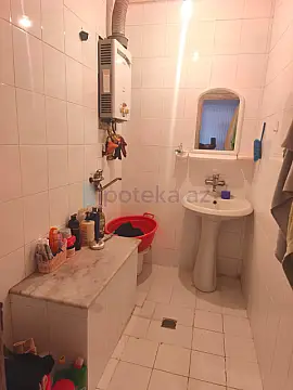 Satılır 2 otaqlı köhnə tikili 65 m²