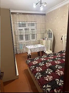 Satılır 3 otaqlı köhnə tikili 80 m²