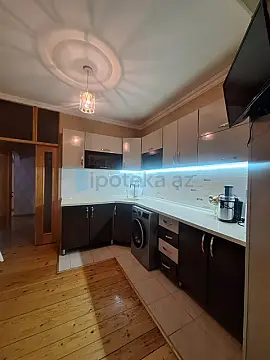 Satılır 3 otaqlı köhnə tikili 80 m²
