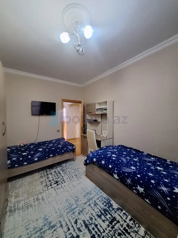 Satılır 3 otaqlı köhnə tikili 80 m²