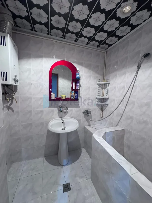 Satılır 3 otaqlı köhnə tikili 63 m²