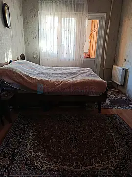 Satılır 2 otaqlı köhnə tikili 60 m²