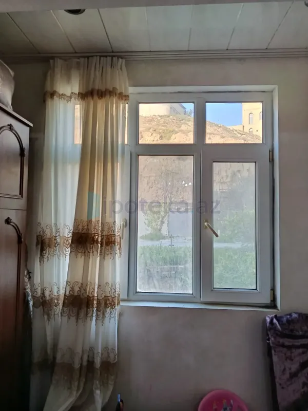 Satılır 2 otaqlı köhnə tikili 60 m²