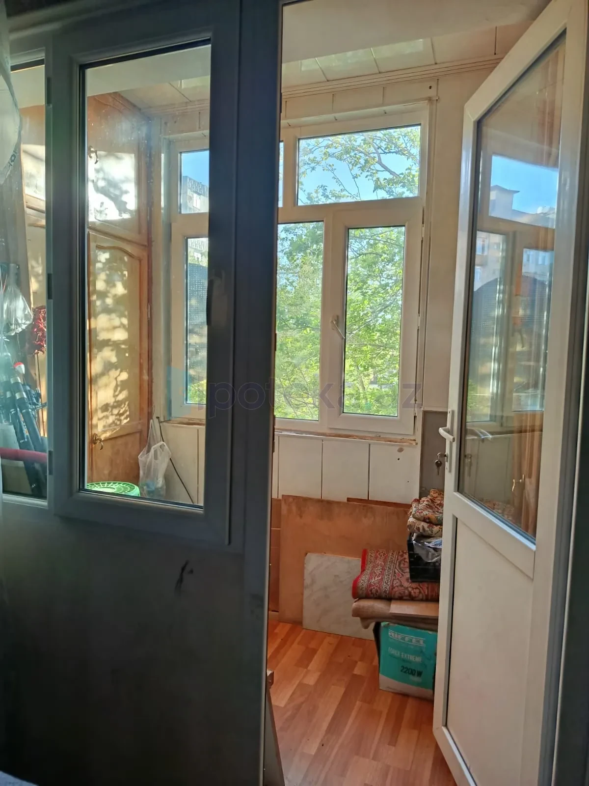 Satılır 2 otaqlı köhnə tikili 60 m²