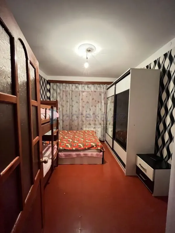 Satılır 3 otaqlı köhnə tikili 60 m²