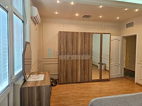 Satılır 4 otaqlı köhnə tikili 87 m²