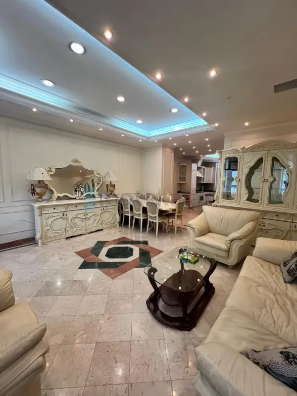 Satılır 4 otaqlı köhnə tikili 87 m²