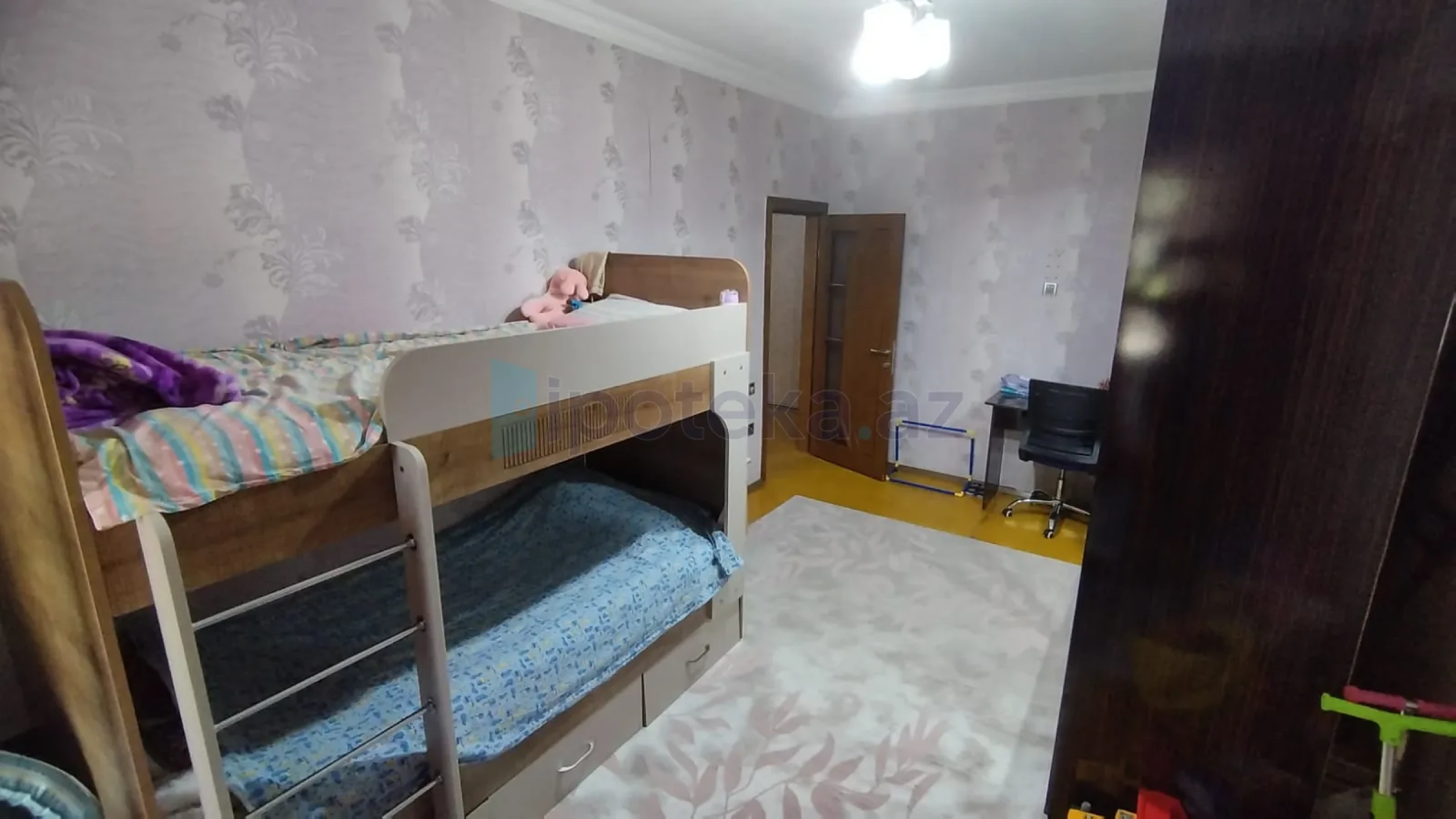 Satılır 3 otaqlı köhnə tikili 82 m²