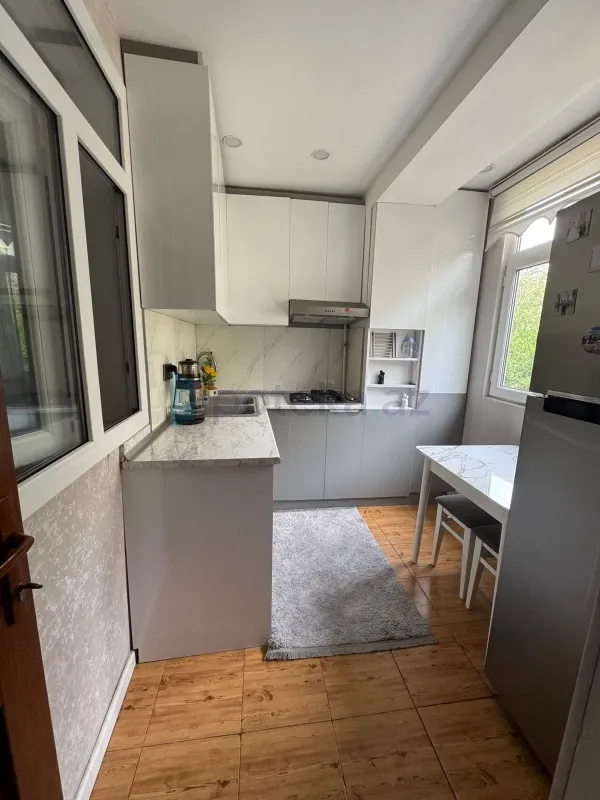 Satılır 3 otaqlı köhnə tikili 60 m²
