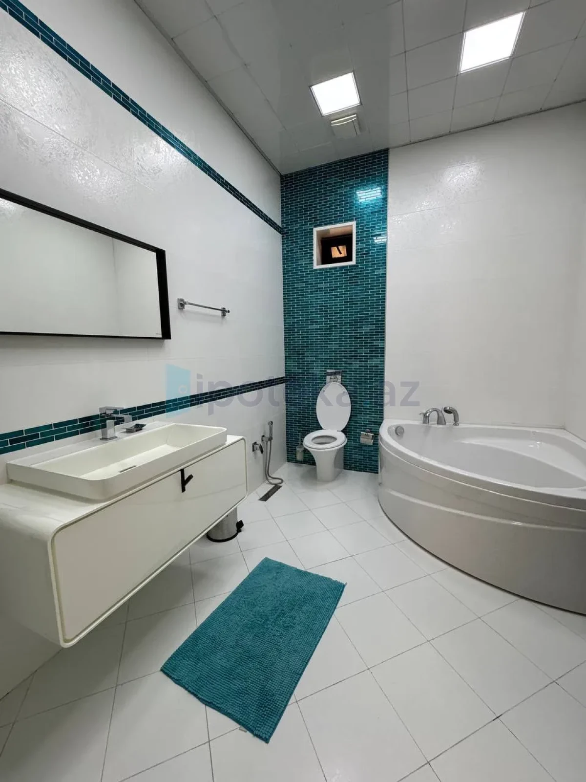 Satılır 6 otaqlı həyət evi 500 m²