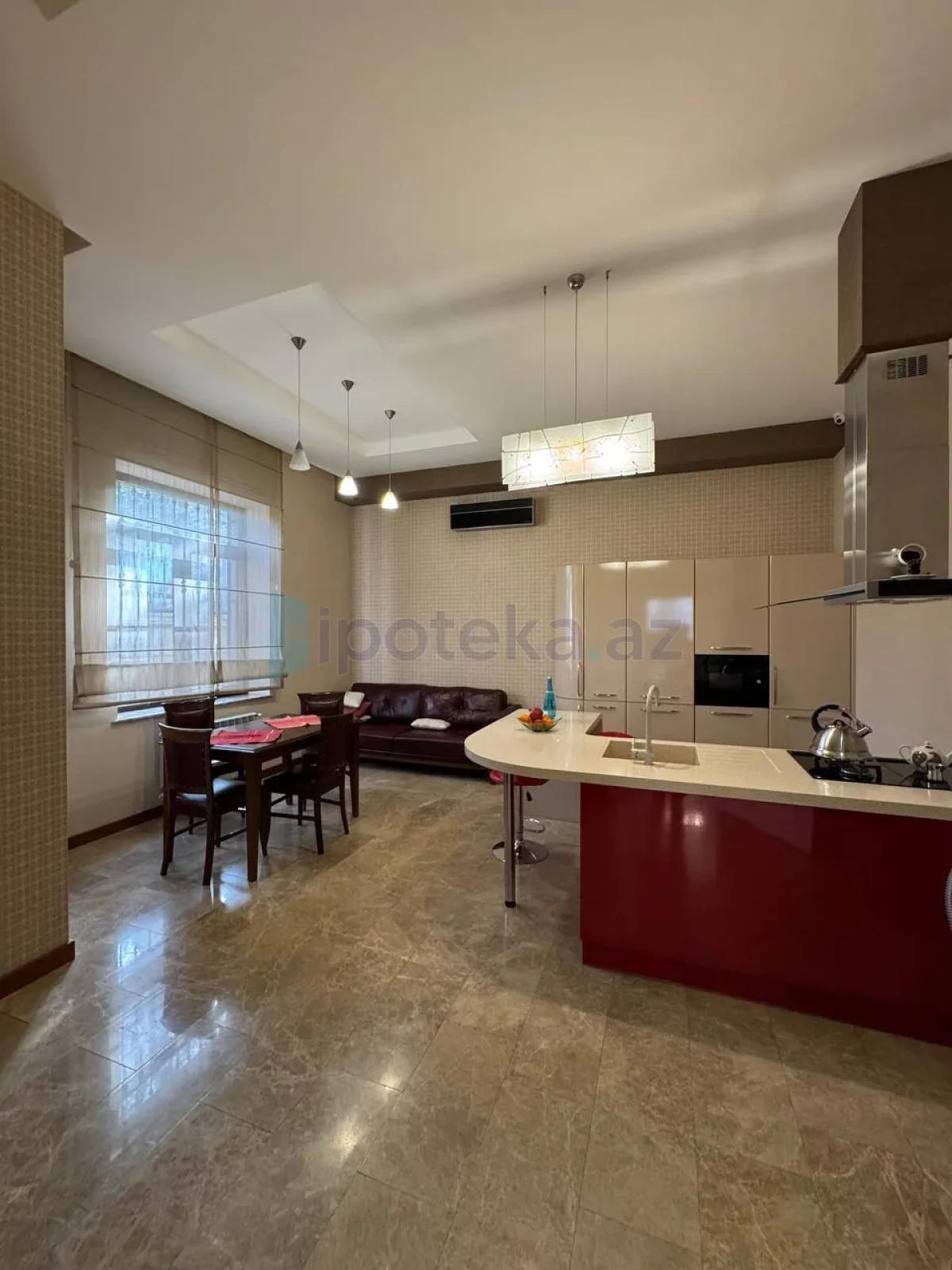 Satılır 6 otaqlı həyət evi 500 m²