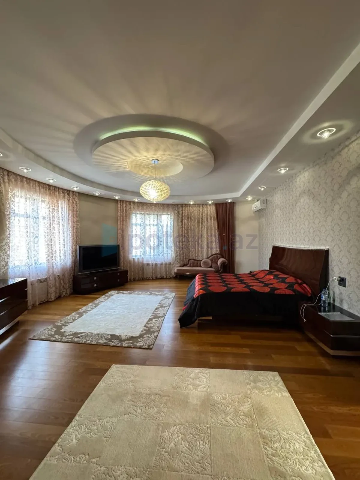 Satılır 6 otaqlı həyət evi 500 m²
