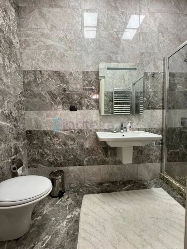 Satılır 6 otaqlı həyət evi 500 m²