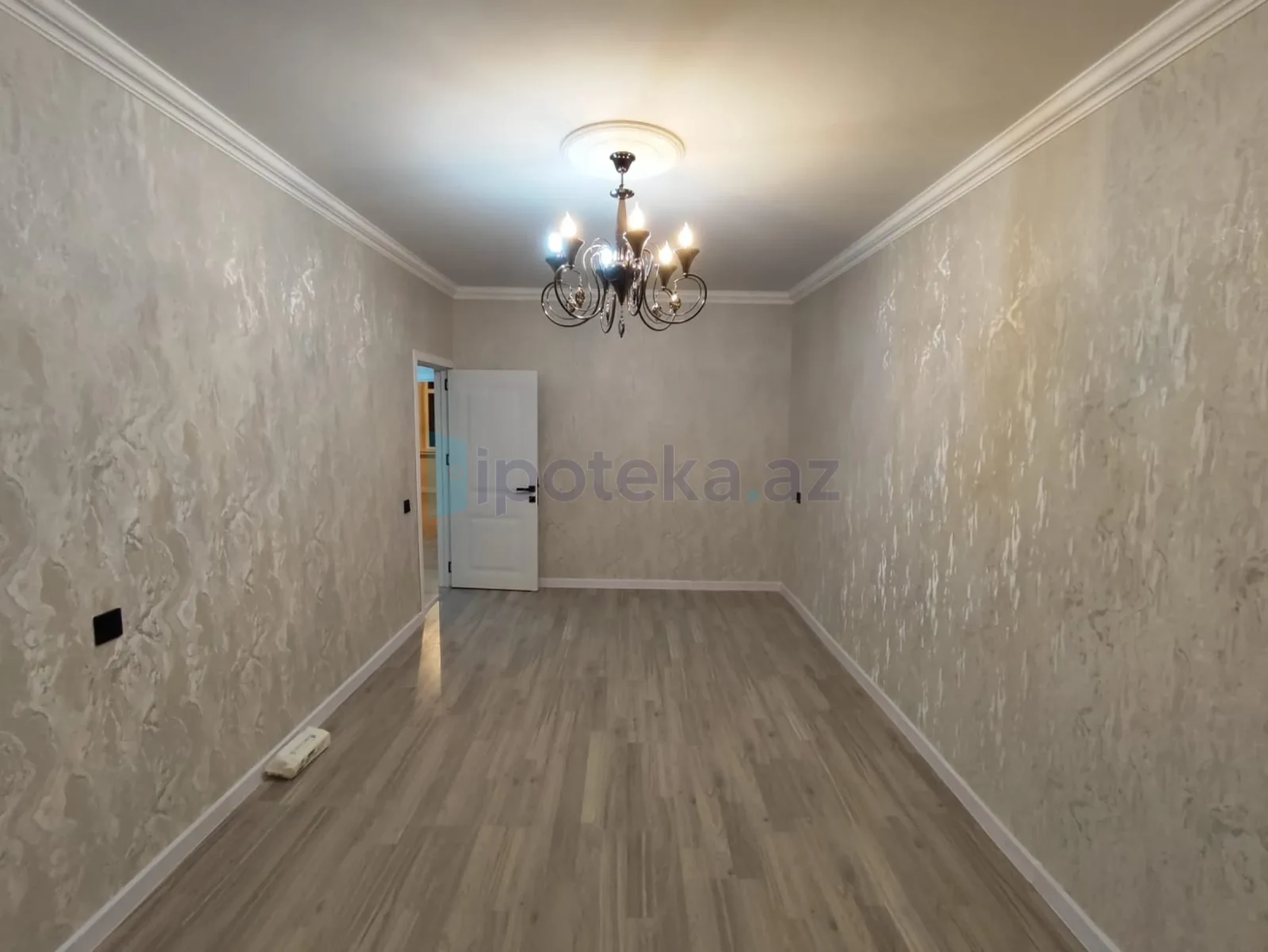 Satılır 3 otaqlı köhnə tikili 82 m²