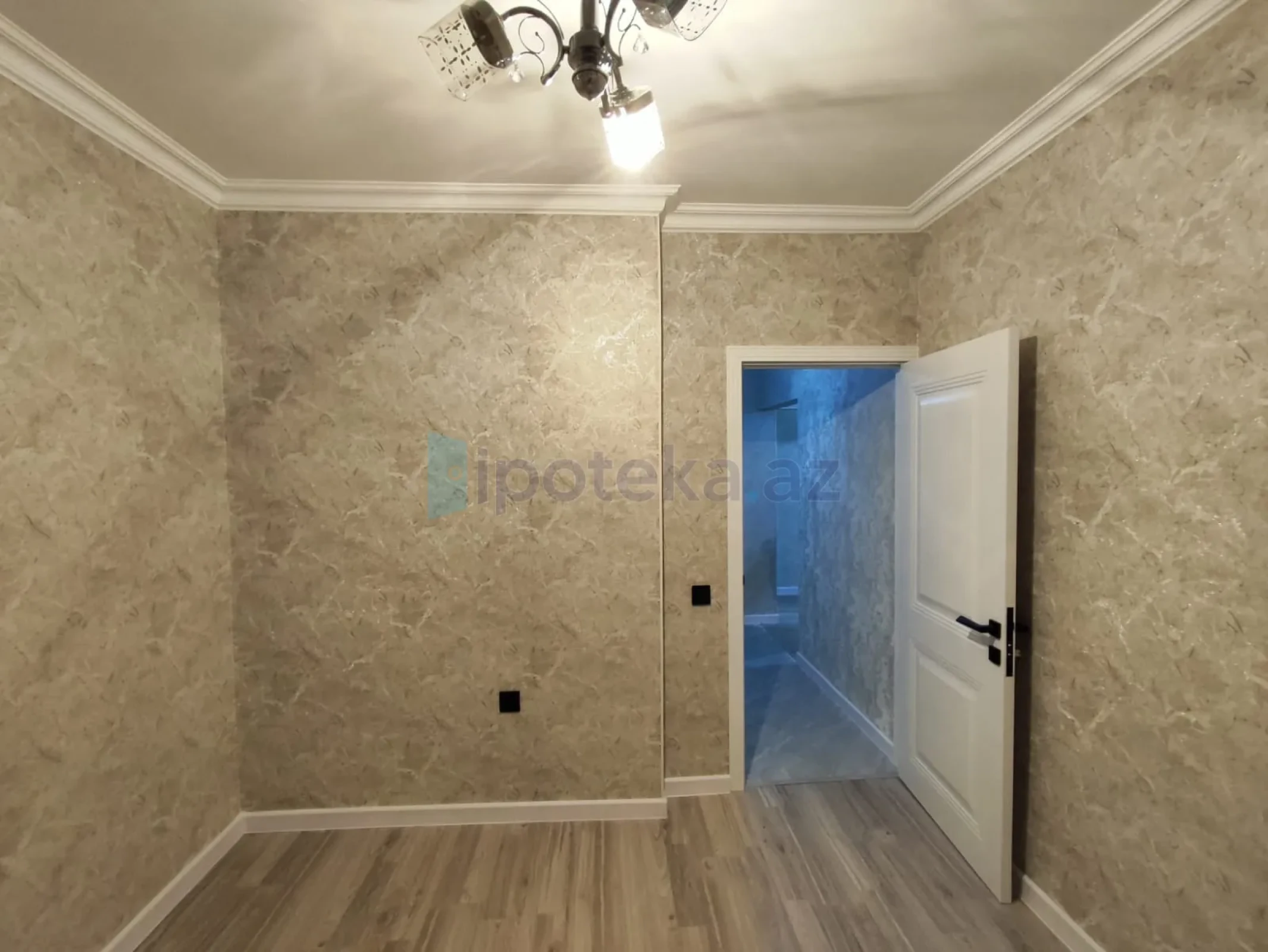 Satılır 3 otaqlı köhnə tikili 82 m²