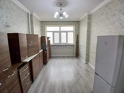 Satılır 3 otaqlı köhnə tikili 82 m²