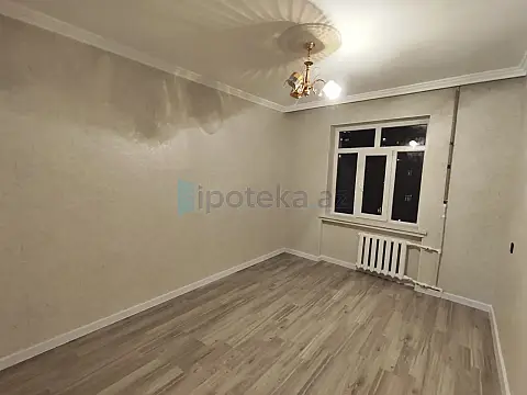 Satılır 3 otaqlı köhnə tikili 82 m²