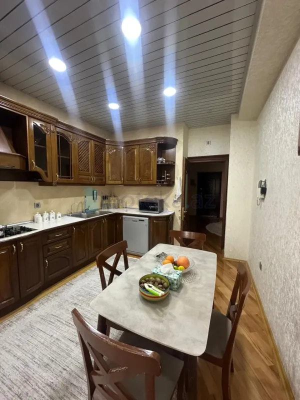 Satılır 3 otaqlı yeni tikili 120 m²