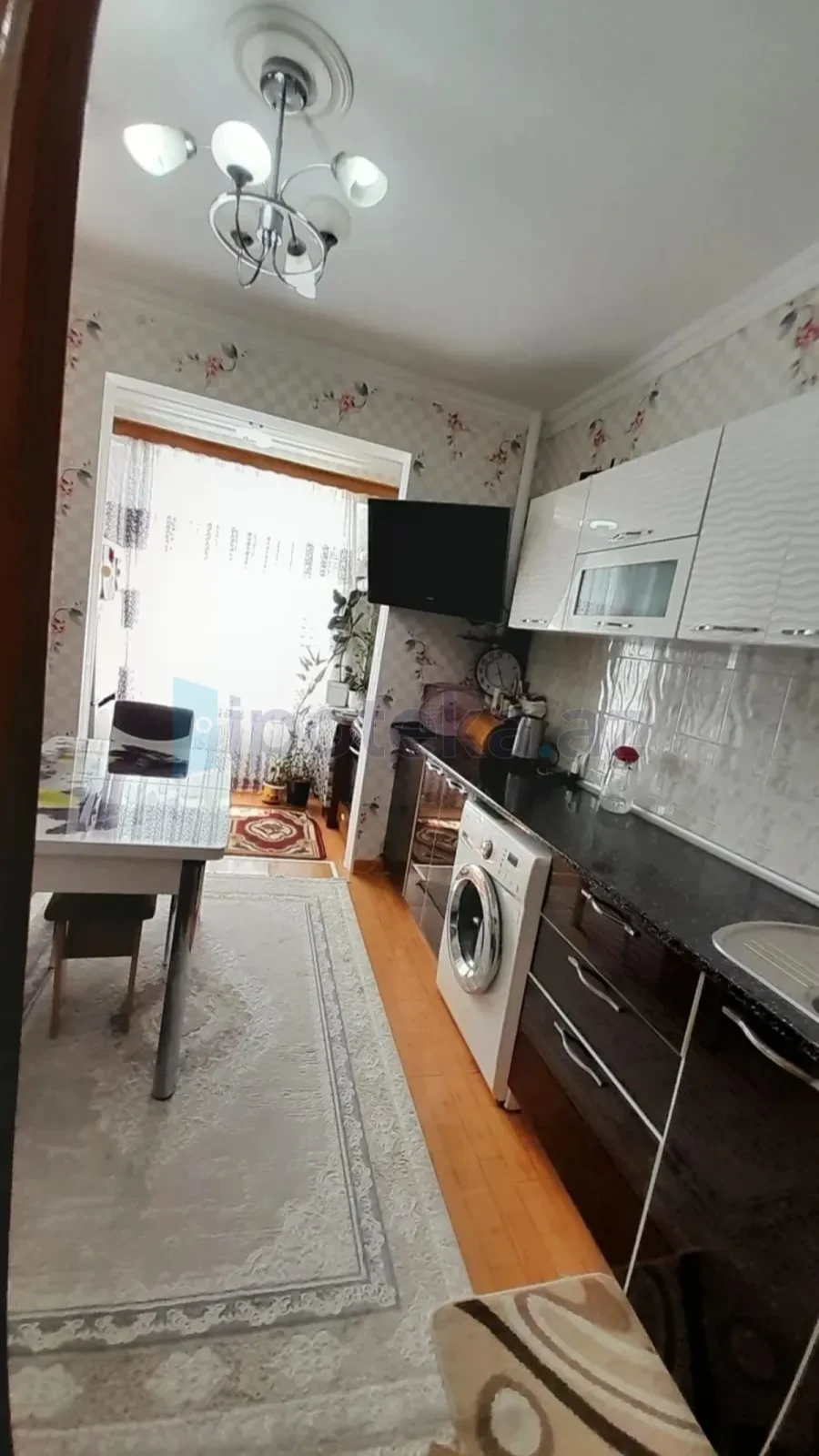 Satılır 3 otaqlı köhnə tikili 82 m²