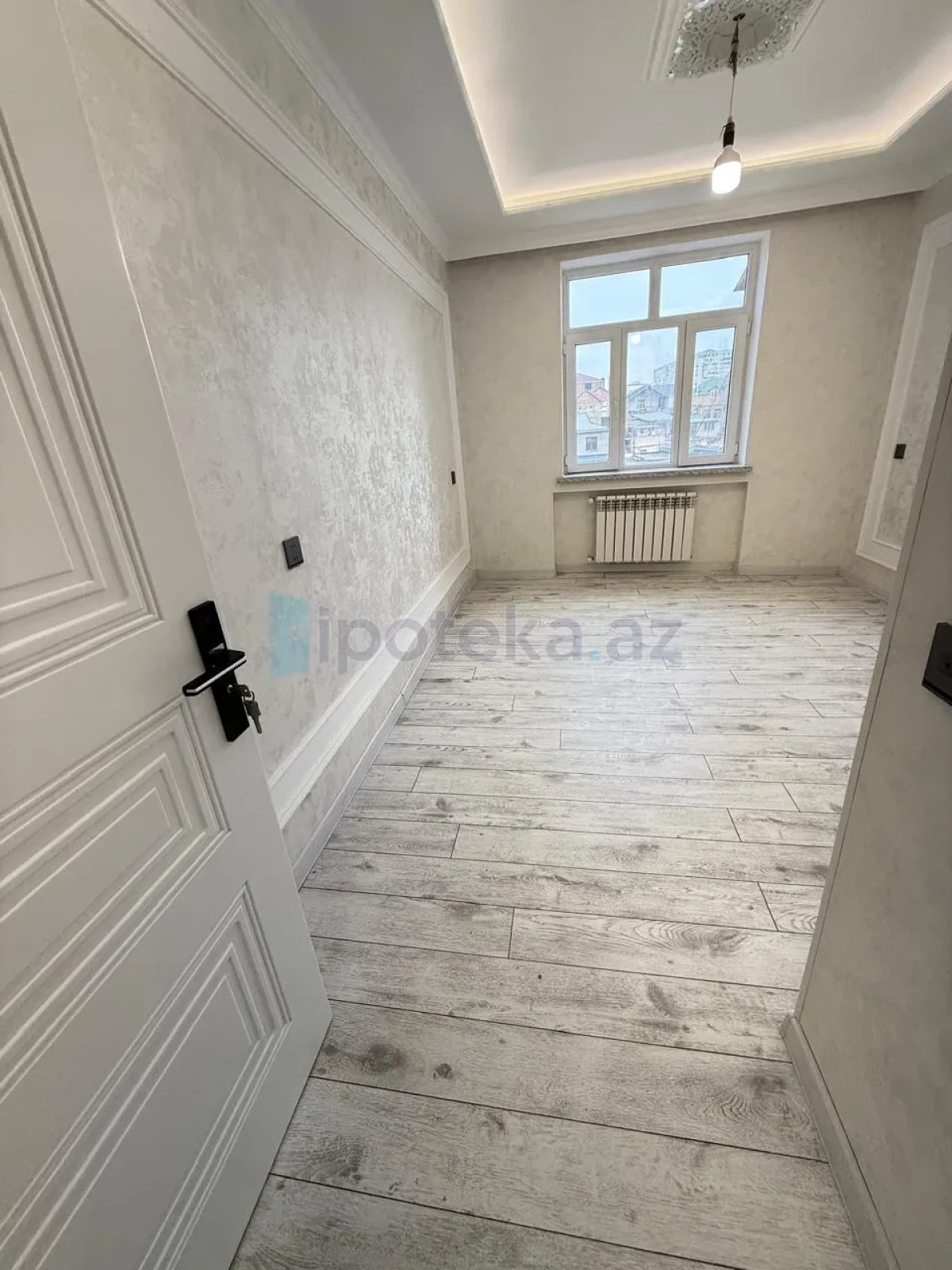 Satılır 2 otaqlı köhnə tikili 65 m²