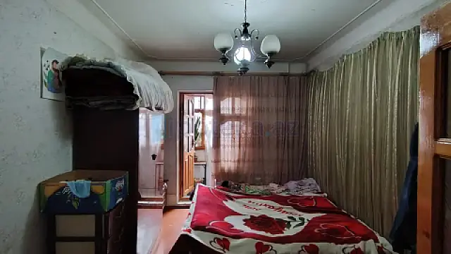 Satılır 2 otaqlı köhnə tikili 65 m²