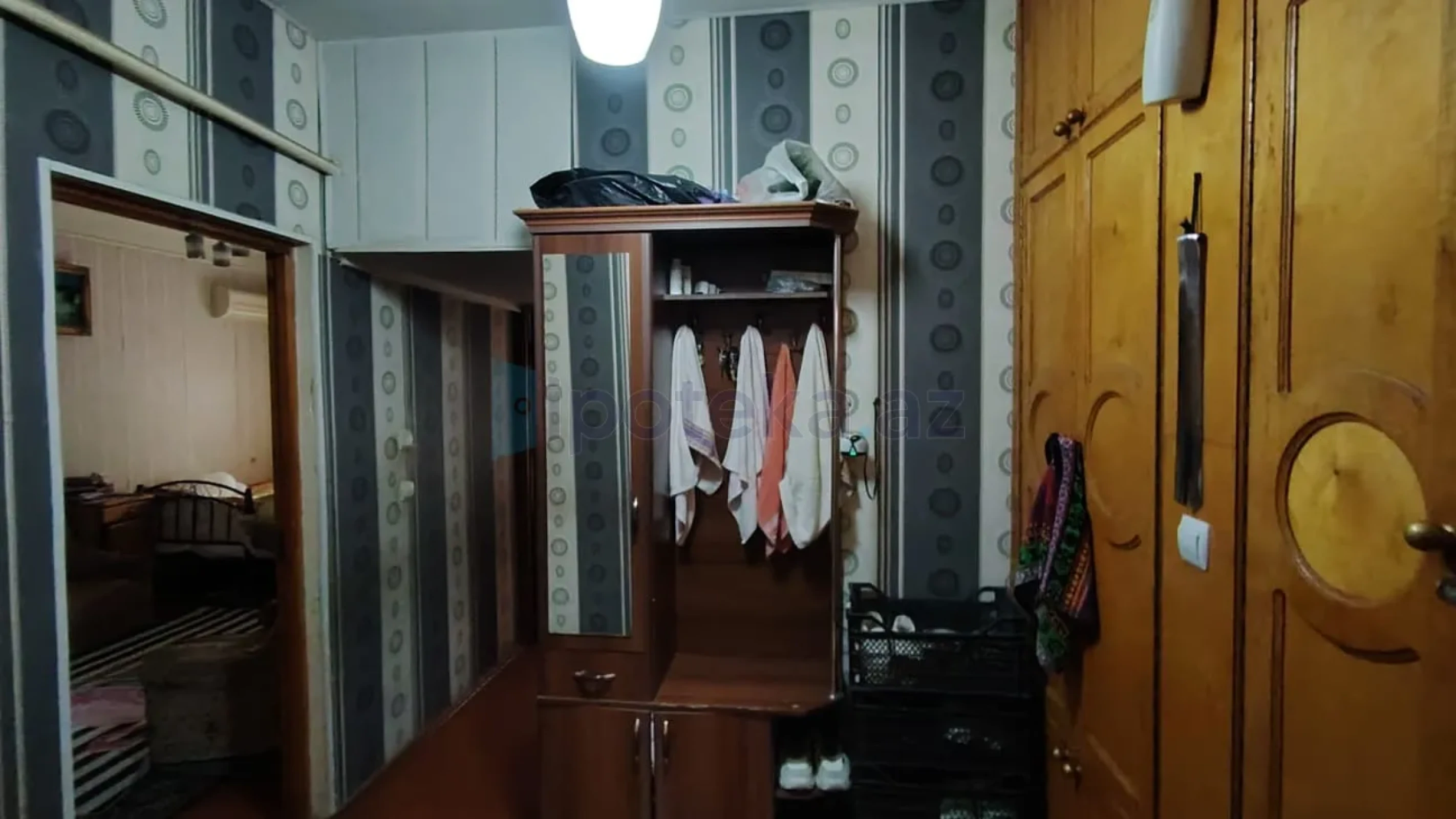 Satılır 2 otaqlı köhnə tikili 65 m²