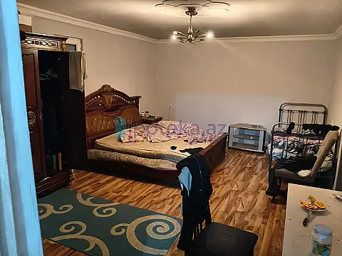 Satılır 9 otaqlı həyət evi 227 m²