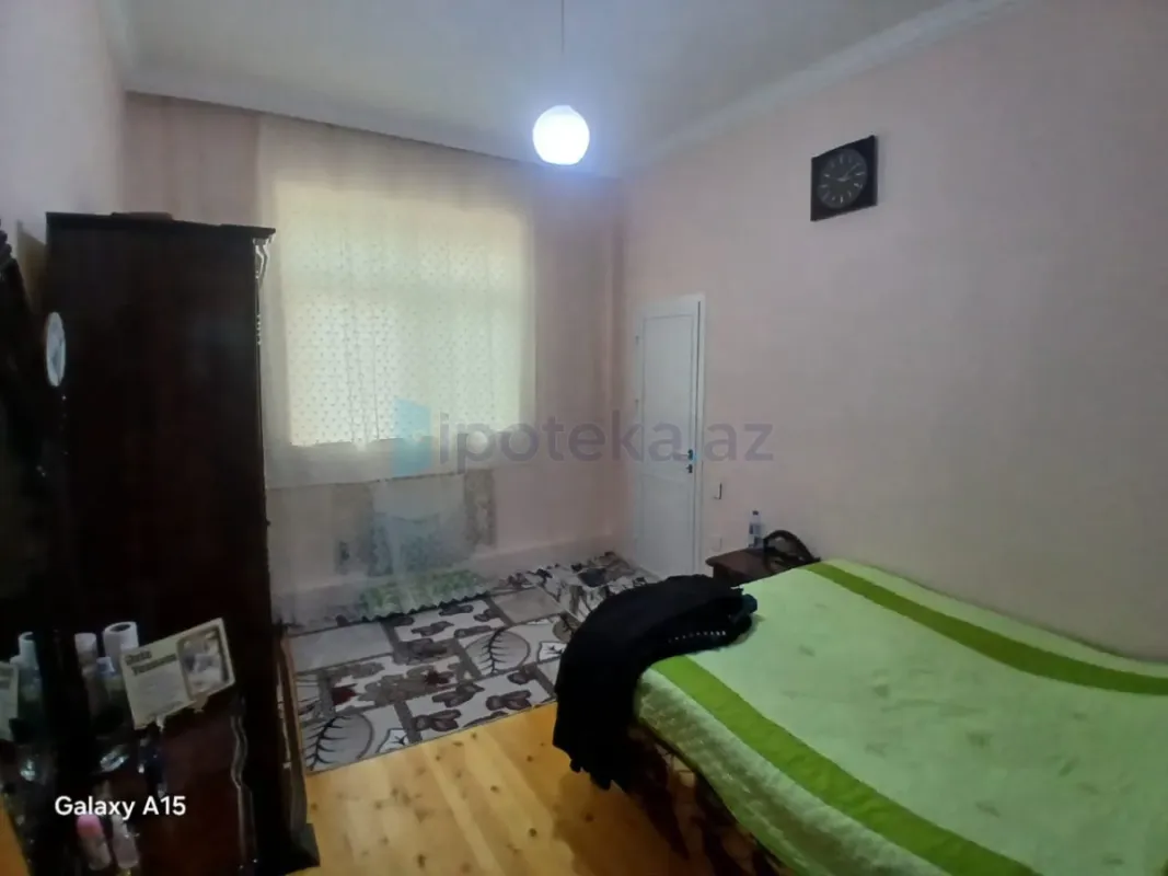 Satılır 5 otaqlı həyət evi