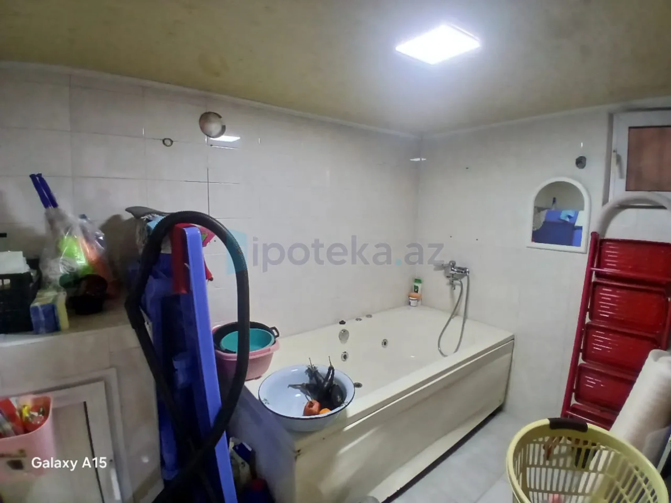 Satılır 5 otaqlı həyət evi