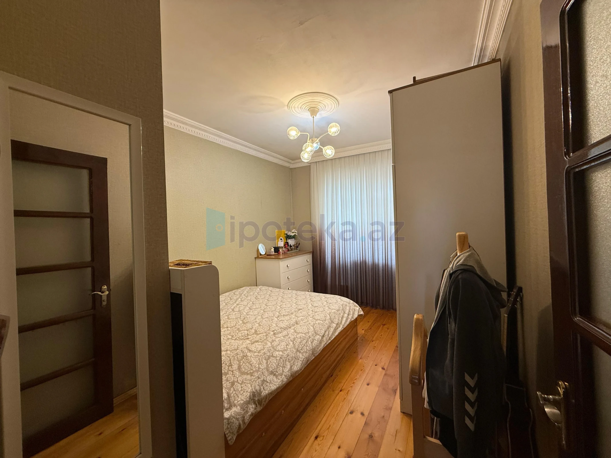 Satılır 2 otaqlı köhnə tikili 60 m²