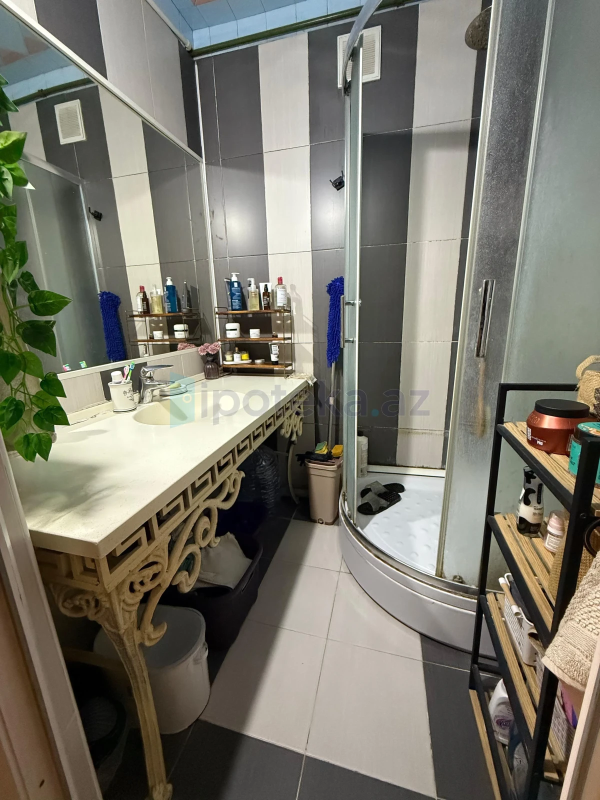 Satılır 2 otaqlı köhnə tikili 60 m²