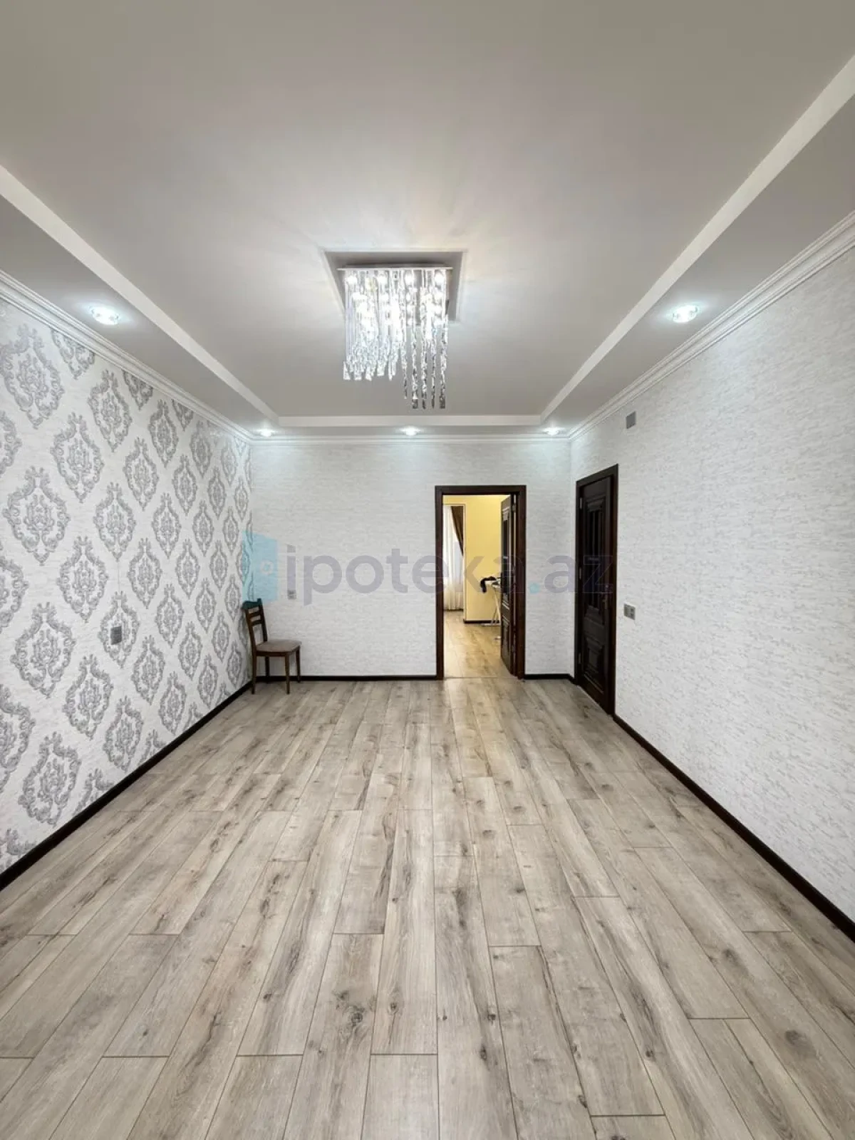 Satılır 5 otaqlı köhnə tikili 120 m²