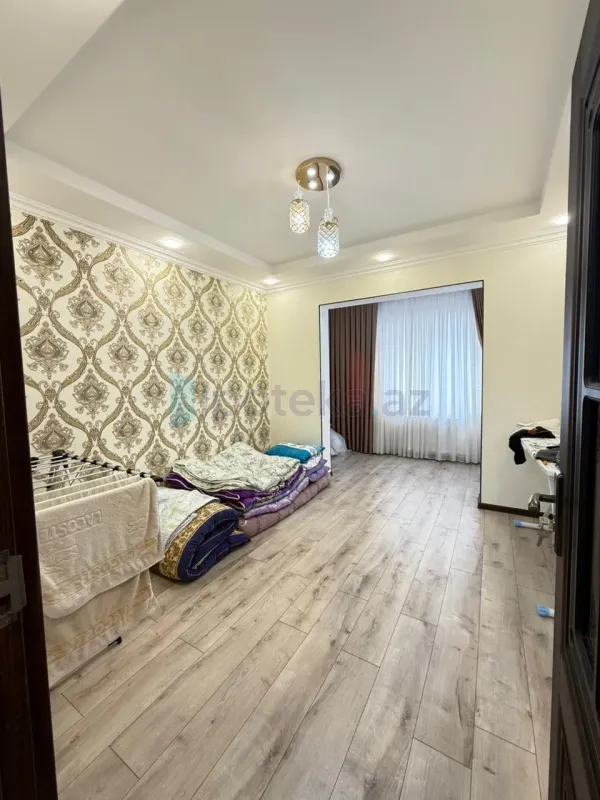 Satılır 5 otaqlı köhnə tikili 120 m²