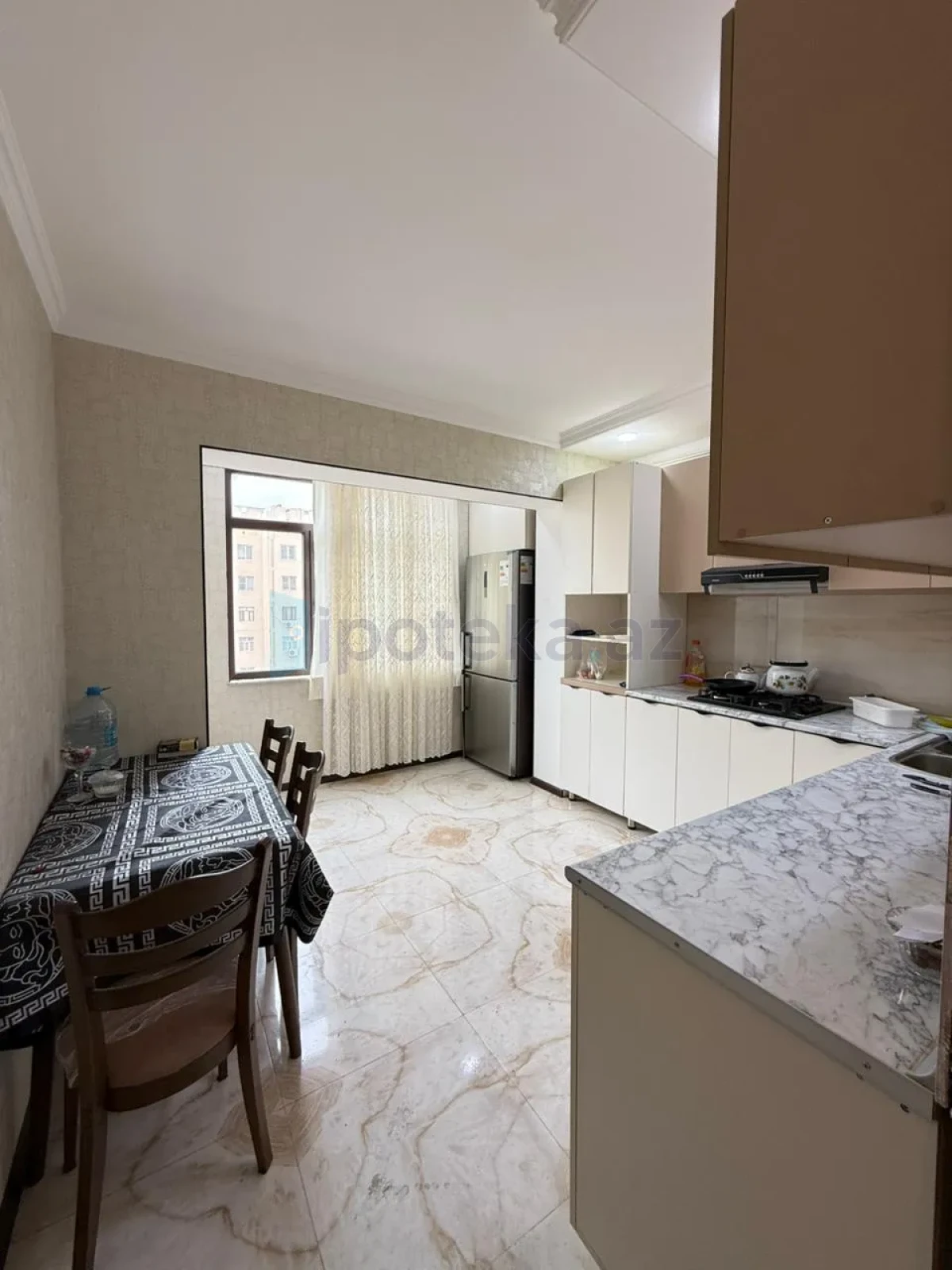 Satılır 5 otaqlı köhnə tikili 120 m²